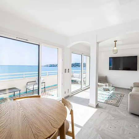 Sublime 2 Bedroom Flat, Terrace Sea View - Apartment *